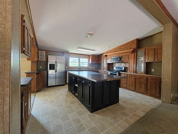 2nd image of 3003 Hilltop Rd
