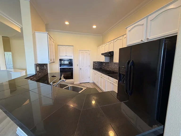 1041 Turnberry Dr — Photo 6