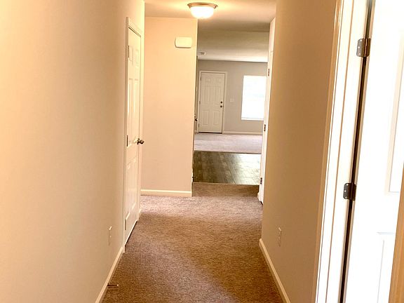 4th image of 87 Shamrock Dr SW