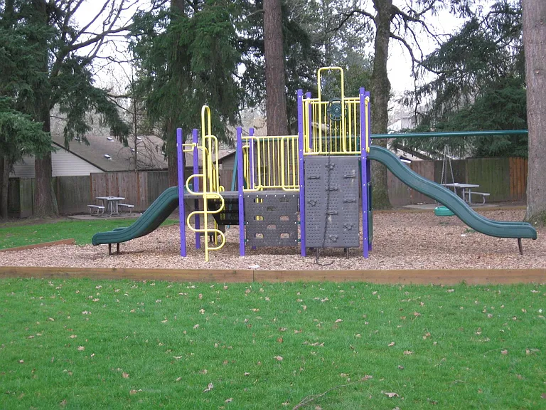 Jefferson Square Apartments — Photo 10
