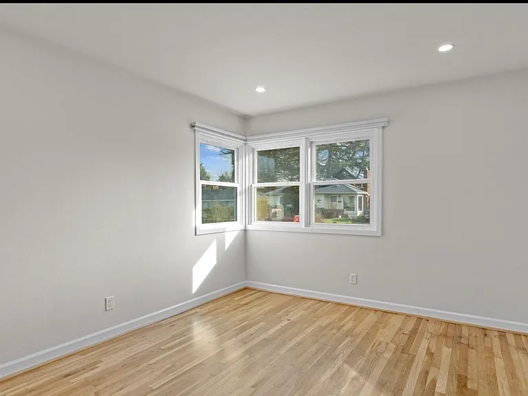 1093 Icel Ct NE #A — Photo 7