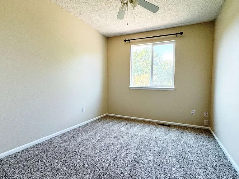5597 S Killarney St — Photo 22