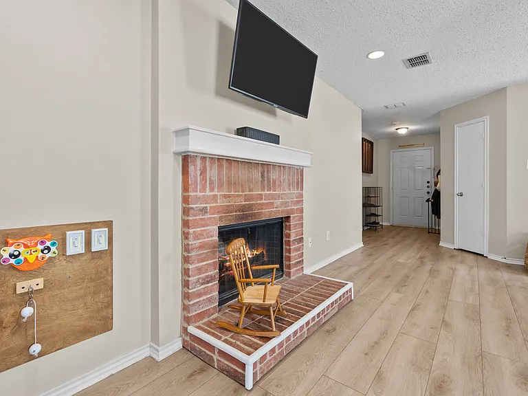 1708 Sierra Meadow Ln — Photo 6
