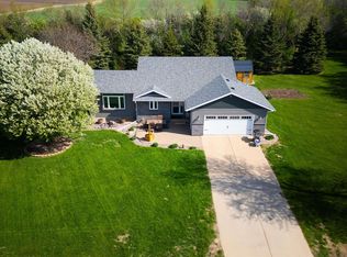 25746 476th Ave, Sioux Falls, SD 57104