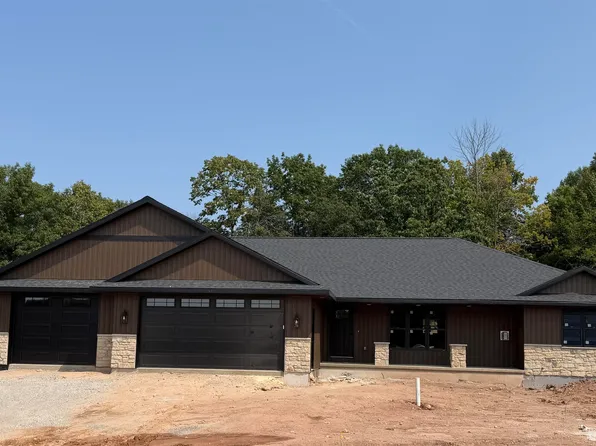 6157 Bay Hill Ct, Luxemburg, WI 54217