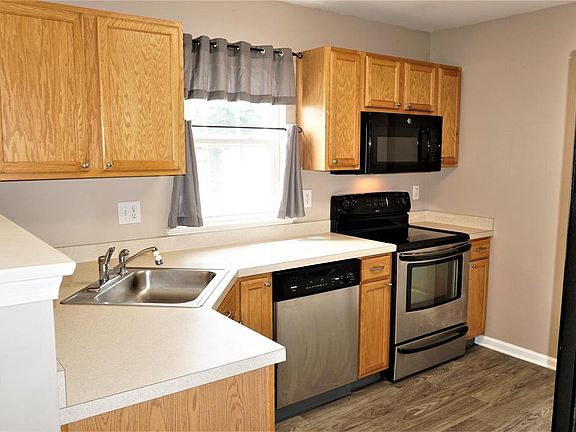 5th image of 104 Green Meadow Cir