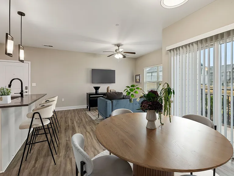 Repose - 1 Bed / 1 Bath - 750 Sq.Ft.