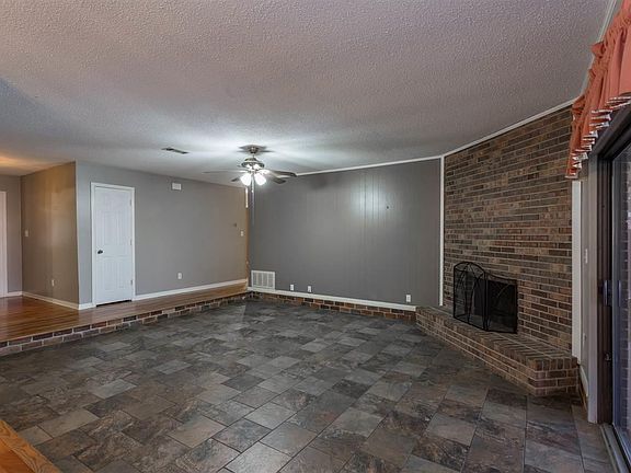 5th image of 7803 Charter Oaks Dr