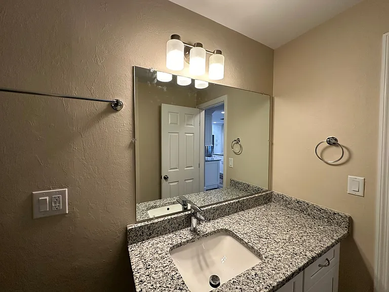 4223 SE 4th Pl — Photo 20