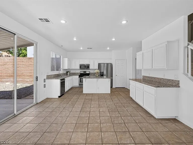 3799 Honey Ridge Ct — Photo 13
