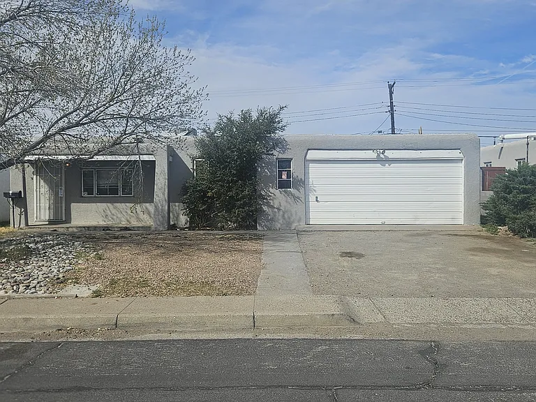 2901 Carol St NE — Photo 4