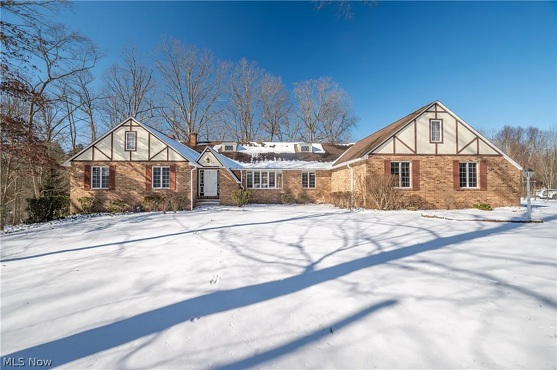 2998 Whispering Pines Dr photo 1