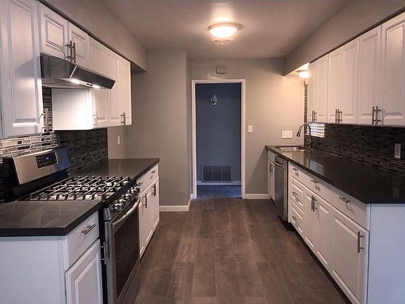 4th image of 2611 S Central Street