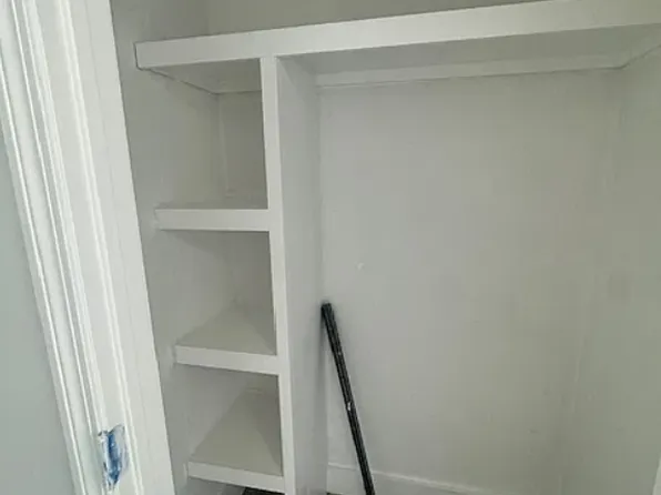 242 E Eagle St #1B, Boston, MA 02128