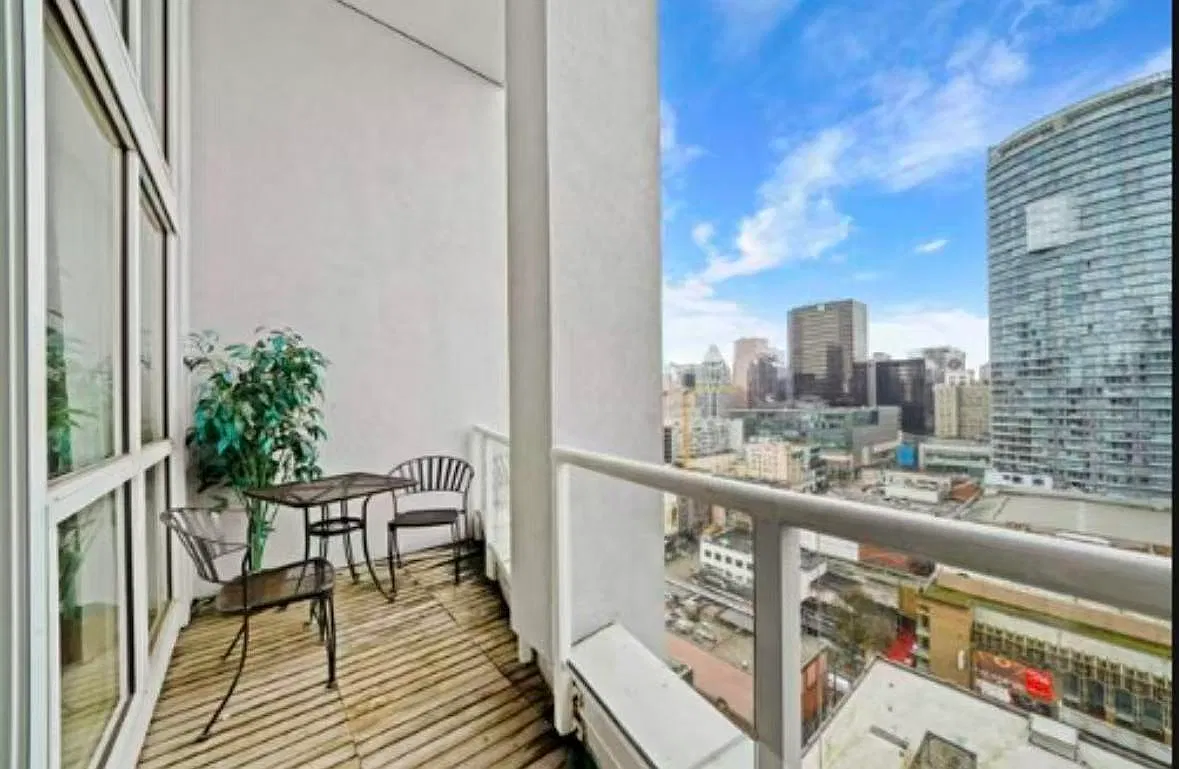 2 bed, 580 sqft, $3,300 — Photo 3