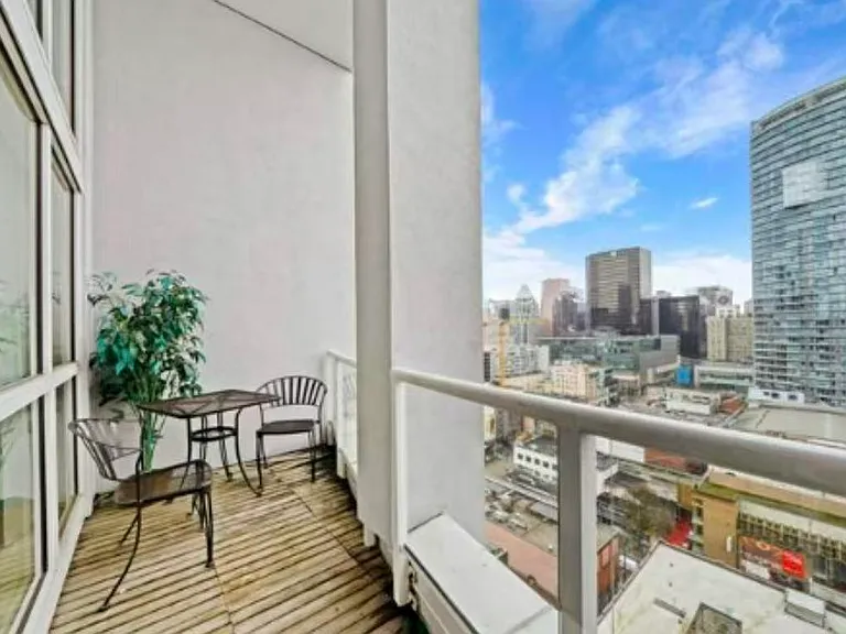 933 Seymour St #1114 — Photo 3
