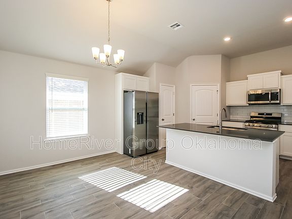 5th image of 9233 SW 45th Ter