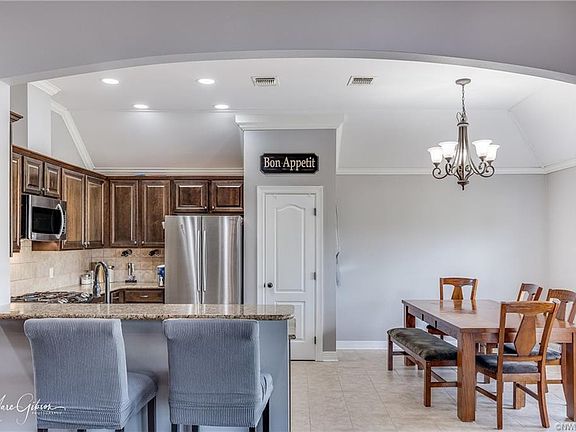 5th image of 322 Avondale Ln