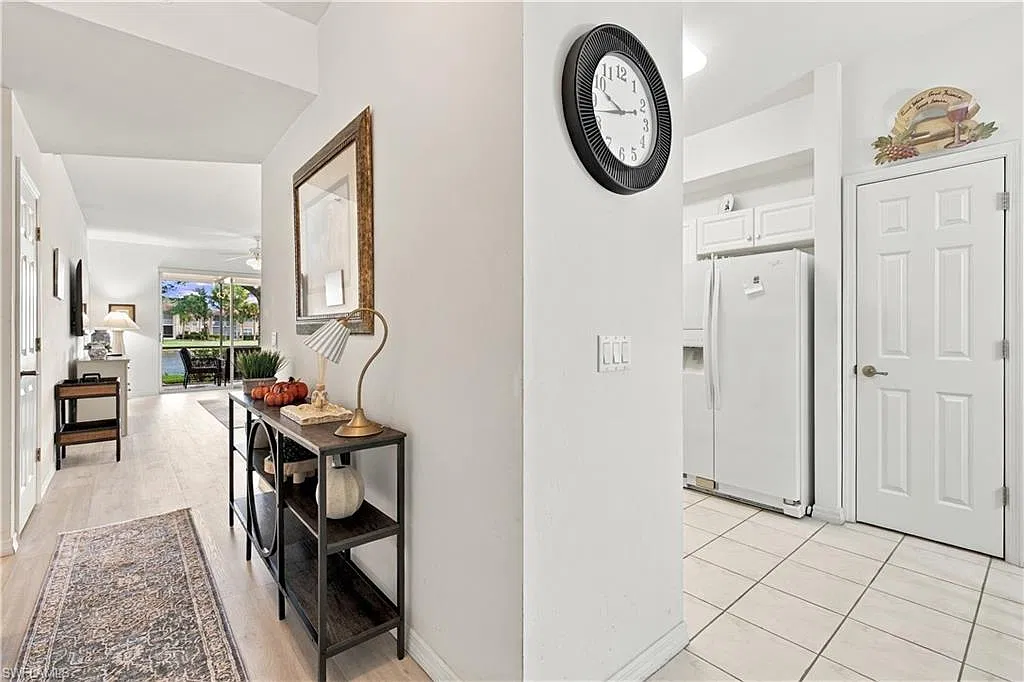 2 bed, 2.0 bath, 1300 sqft, $4,900 — Photo 3