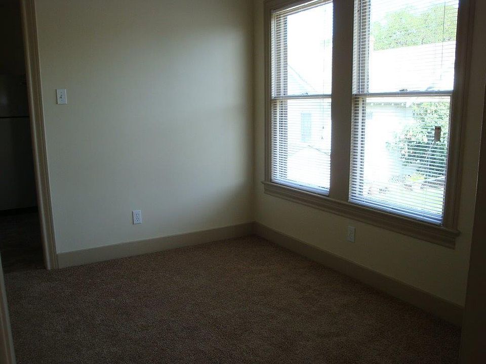 1st image of 421 11th Ave N