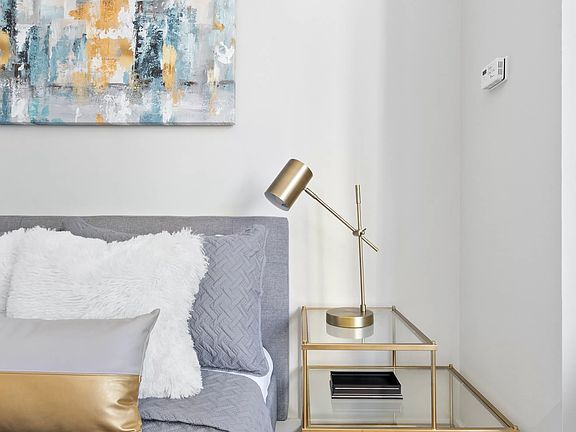 4th image of 75 Wall St APT 28L
