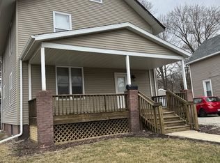 814 Stoughton St, Urbana, IL 61801