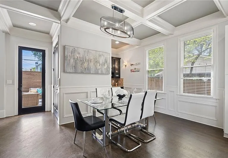 631 Boulevard NE — Photo 18