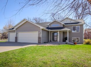 312 Avalon Ct, Sartell, MN 56377