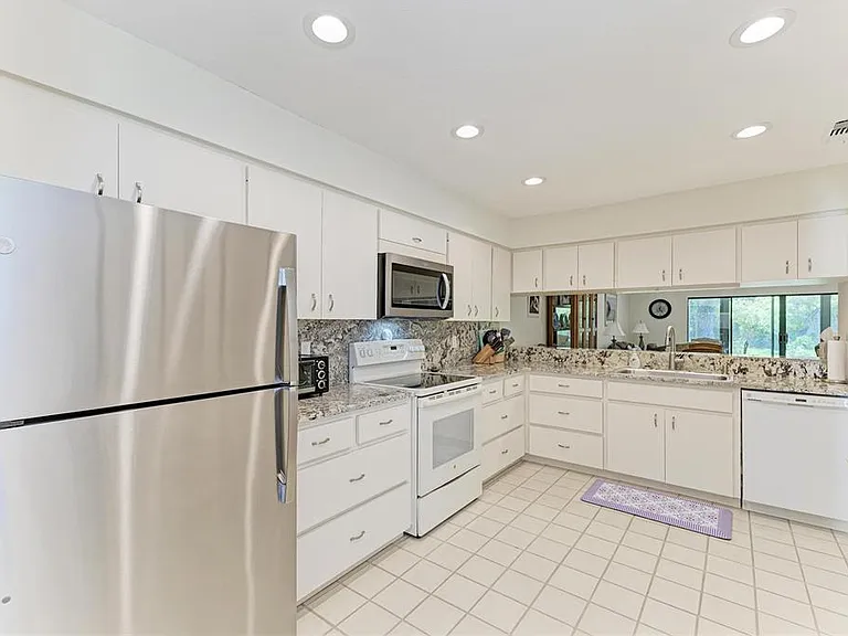 3946 Wilshire Cir E #168 — Photo 16