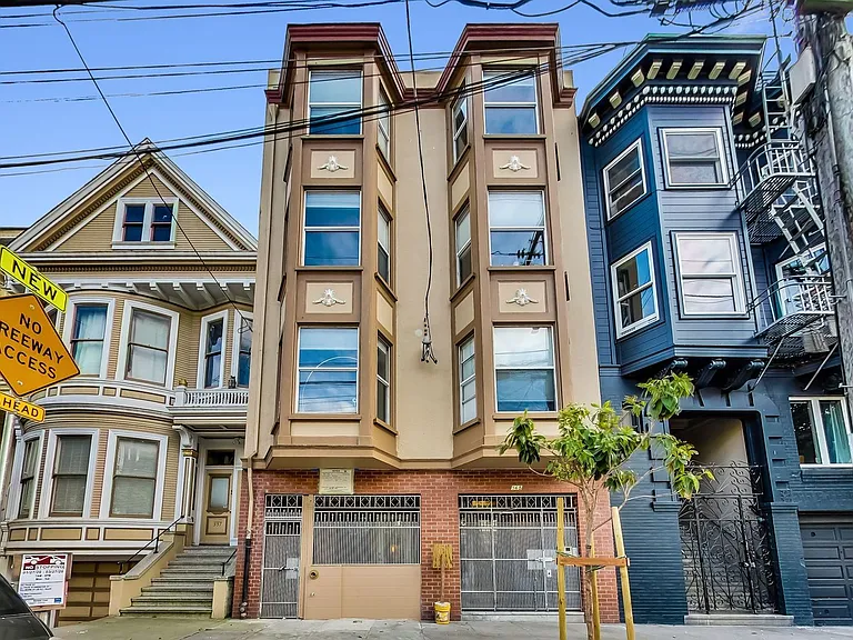 Modern 3BR/2BA | Renovated Unit with Patio — Photo 15