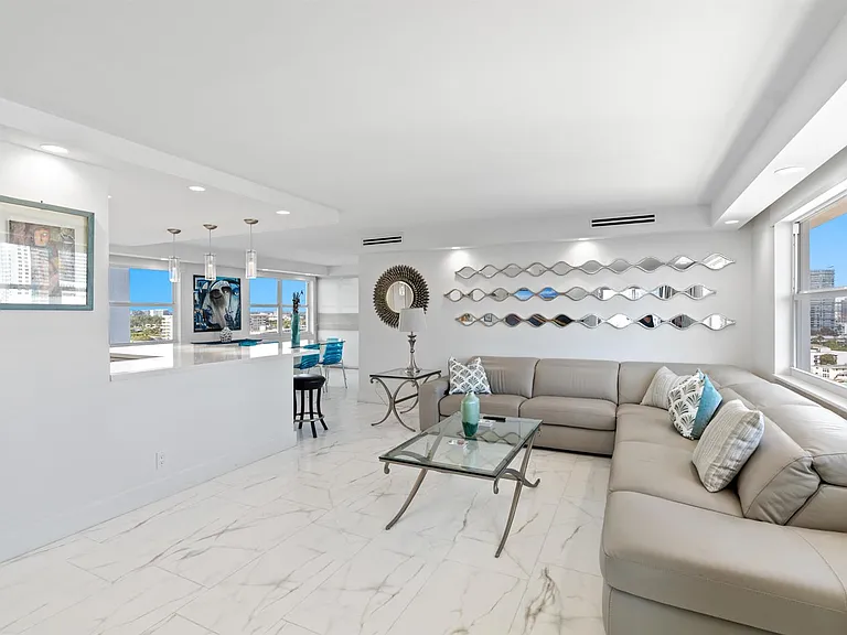 121 Golden Isles Dr #Penthouse 1 — Photo 24