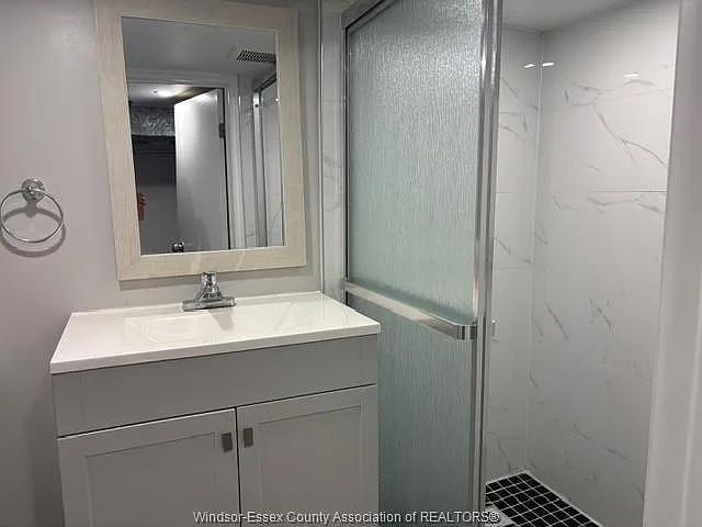 1370 Bruce Ave — Photo 17