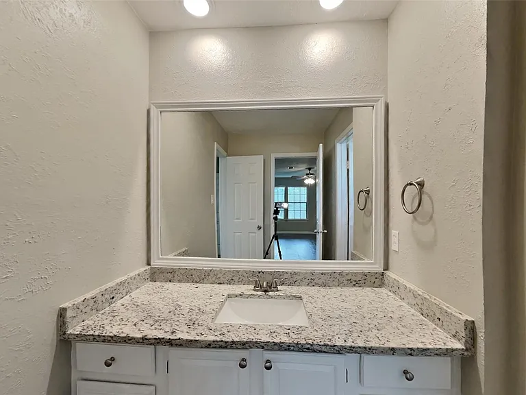 8022 Pine Falls Dr — Photo 12