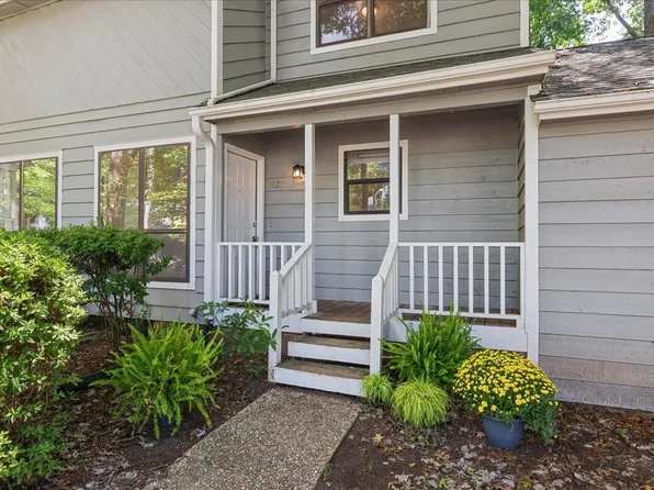 628 Applecross Dr, Cary, NC 27511