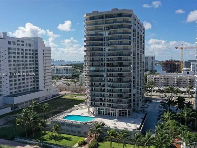 6767 Collins Ave #909 — Photo 17