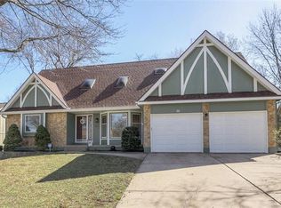 11513 Robinson St, Overland Park, KS 66210