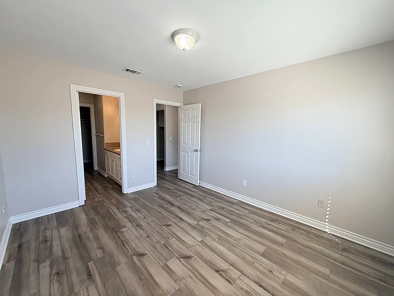 215 N Spruce Ave #C — Photo 7