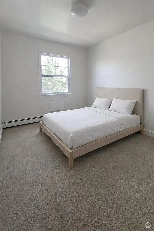5 bed, 3.5 bath, 1200 sqft, $2,800 — Photo 3