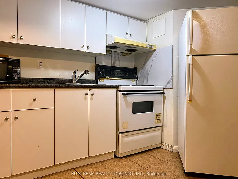 82 Fresno Ct #BASEMENT — Photo 9