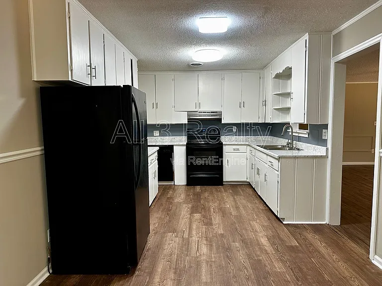 1009 Rosedale Dr — Photo 15