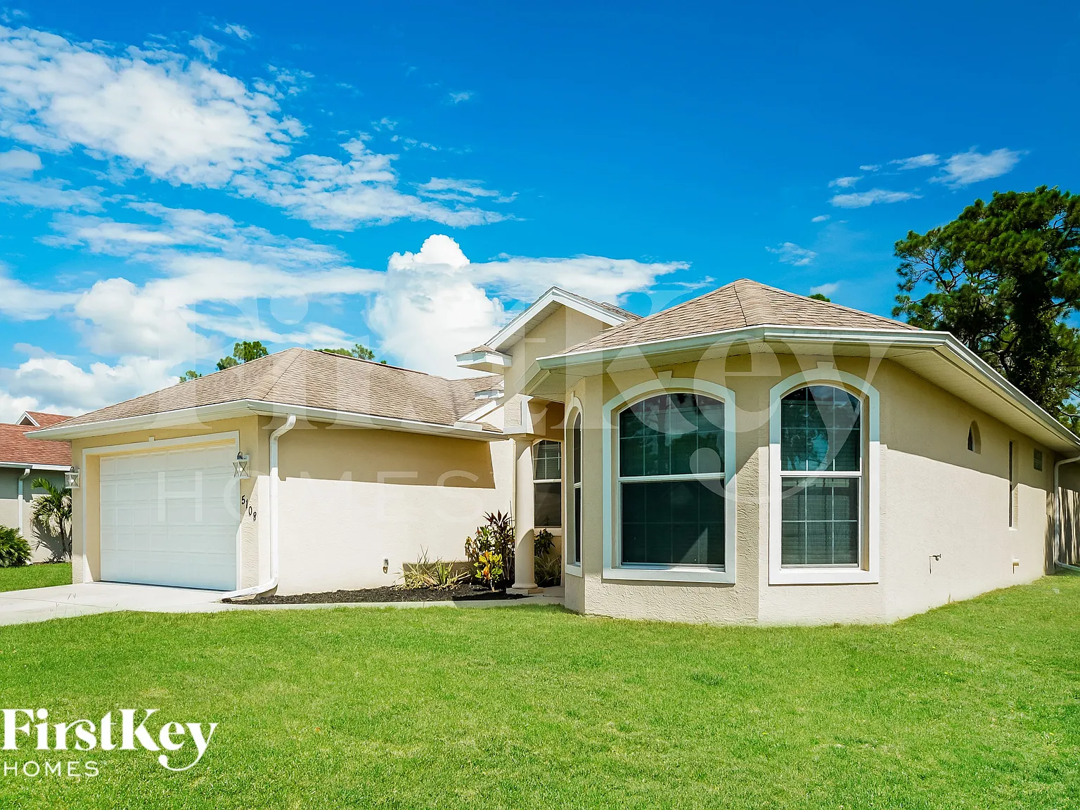 3 bed, 2.0 bath, 1982 sqft, $1,765 — Photo 2