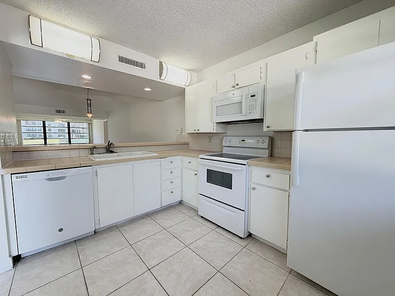 3511 Village Blvd #103 — Photo 2