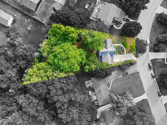 2nd image of 2829 Mackintosh Dr