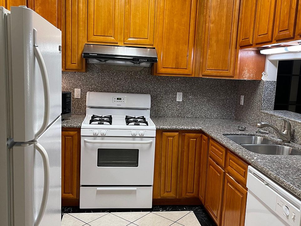 1st image of 1758 Cross Way Unit 230