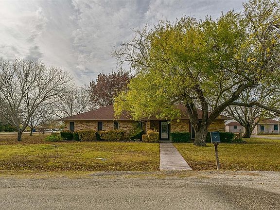 3rd image of 207 Sunrise Dr