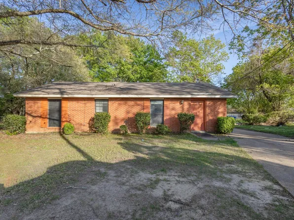 212 Bobbie Ct, Prattville, AL 36066