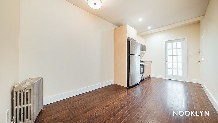 1st image of 157 Jefferson Ave APT 1L