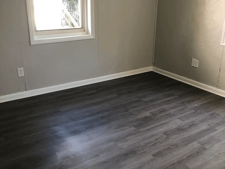 55 Oak St — Photo 5
