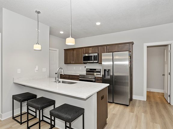 2nd image of 802 Umbra Pl