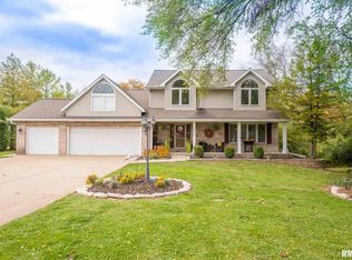 710 Countryside Dr, Metamora, IL 61548